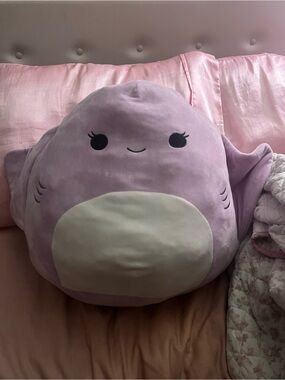 Aziza the shark squishmallow!